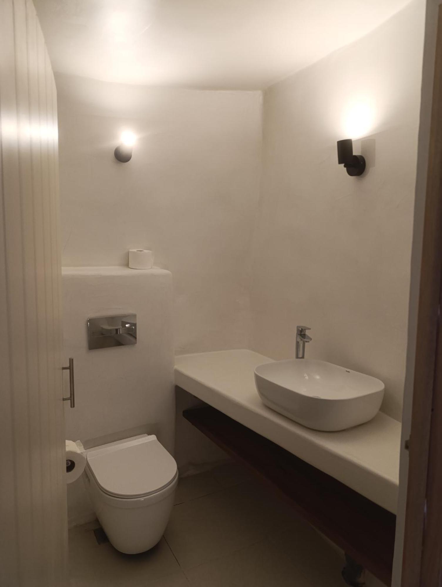 Cycladic Center Cave Rooms Fira  Exterior foto